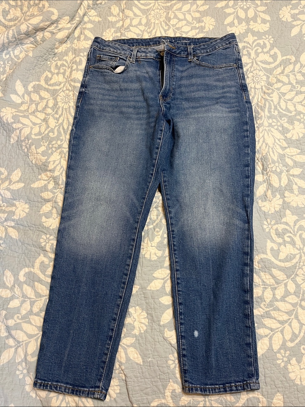 American Eagle Outfitters Women's Straight Leg Jeans - Medium Blue